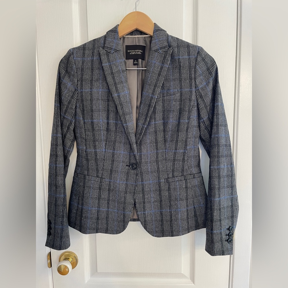 Banana Republic Black, Gray and Blue Plaid Blazer